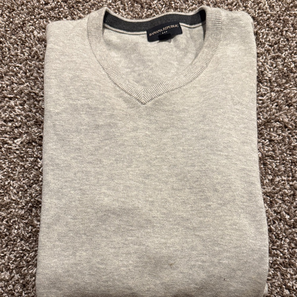Banana Republic Light Gray V-Neck Sweater
